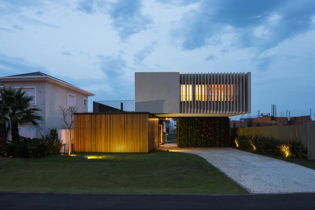Material Focus: Enseada House by Arquitetura Nacional - Featured Image
