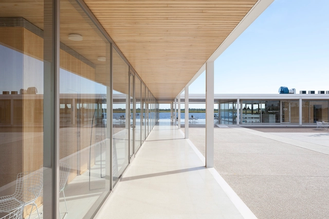 Centro de Serviços e Praça Cívica Puertos / Torrado Arquitectos - Edifícios Públicos