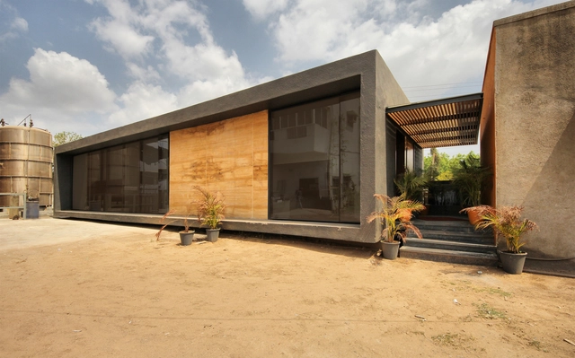 Office@Threshold  /  Reasoning Instincts Architecture Studio - Offices, Facade