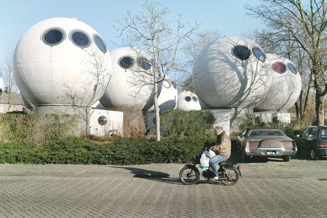 Cubes, Spheres and Inverted Pyramids: 10 Groundbreaking Residential Projects - Featured Image