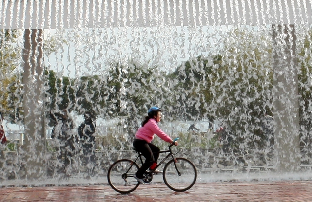 Lisboa planeja ampliar sua rede de ciclovias devido ao aumento de ciclistas - Imagem de Destaque