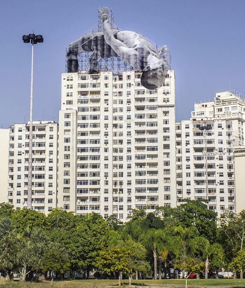 JR crea instalaciones de arte en diferentes lugares de Río de Janeiro - Imagen Principal