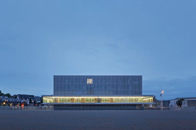 Nuevos Tribunales de Justicia / Baumschlager Eberle Architectes + Atelier Pierre Champenois - Otros Edificios Gubernamentales