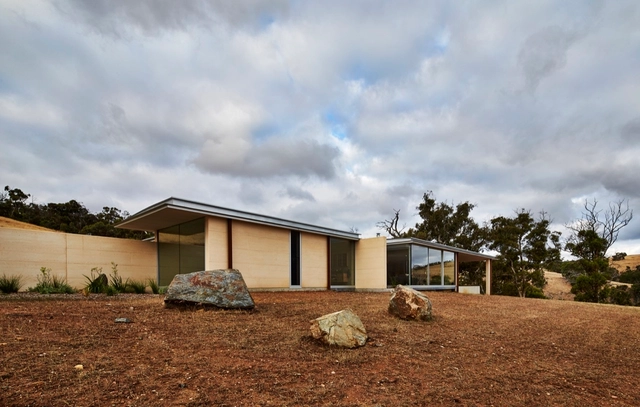Casa Julimar Falls / Studio Nicholas Burns - Casas