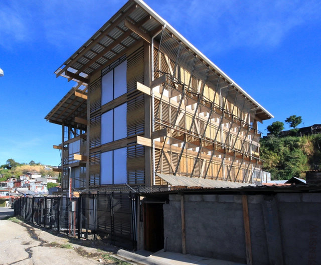 Caverna de Luz SIFAIS  / Entrenos Atelier - Comunitário