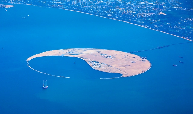 Foster + Partners, Morphosis, UNStudio entre los participantes para el diseño de una eco-isla en China - Imagen Principal