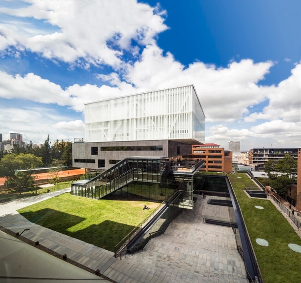 哥伦比亚 Javeriana 主教大学美术学院 / La Rotta Arquitectos  - 大学