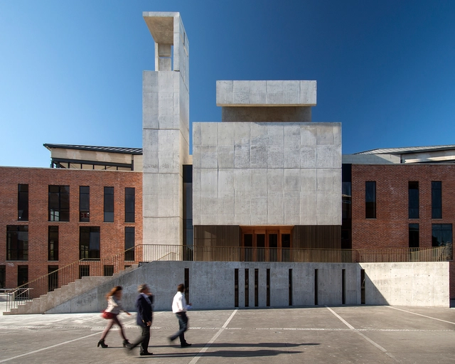 Dock 9 Sur  / Urgell - Penedo - Urgell, Architects. - Universidad