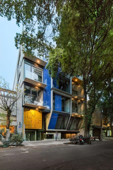ColiRoma CientoVeinteOcho  / ARQMOV Workshop - Residencial, Fachada, Puerta