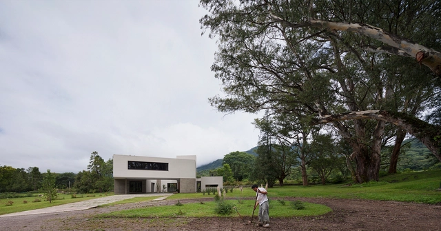 Casa AQ  / Sergio Alberto Cabrera Arquitectos - Casas, Jardín, Fachada