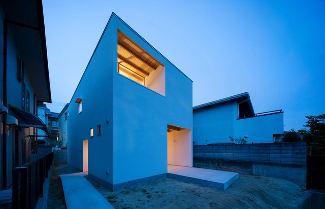 Casa en Mikage  / SIDES CORE - Casas
