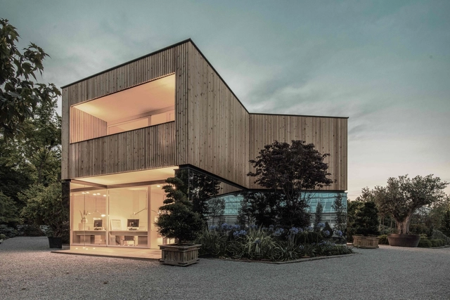 52 Metros Cúbicos de Madera / JOSEP + Atelier Haumer - Casas