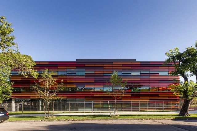 Edifício Corporativo Grupo Santander Montevidéu / BVO ARQ - Edifícios Institucionais