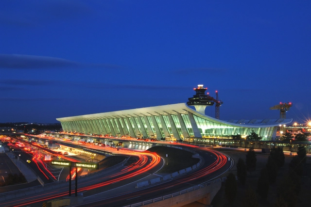 10 Projetos essenciais para entender a arquitetura do transporte - Imagem de Destaque
