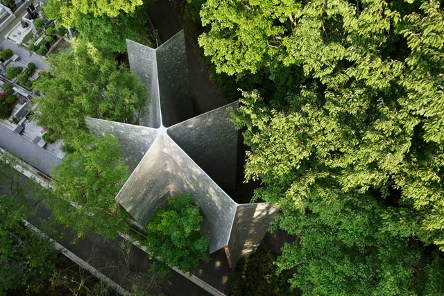 Capilla del Bosque Sayama / Hiroshi Nakamura & NAP - Arquitectura Religiosa