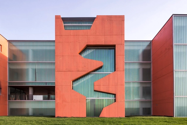 Escuela industrial de Gebze / Norm Mimarlik - Escuela Secundaria