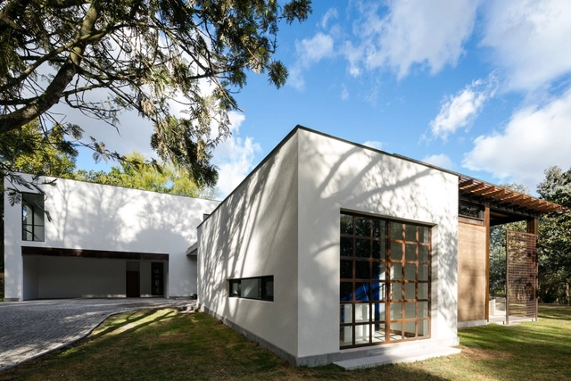 Casa Gc / Juan Pablo Ribadeneira Mora - Casas