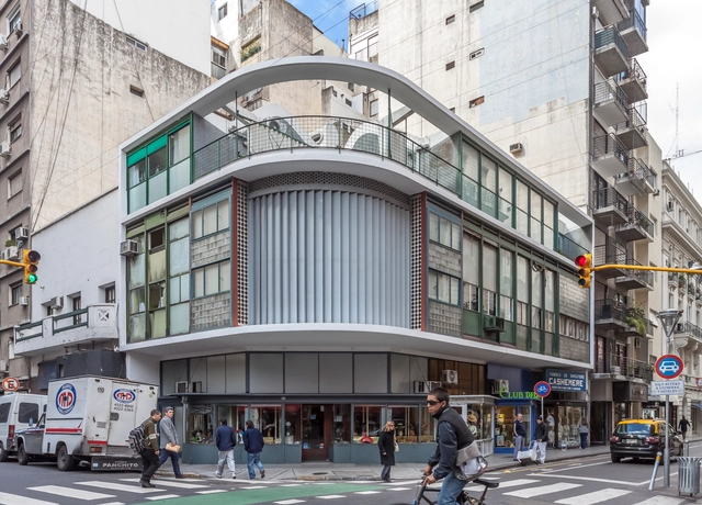 Clásicos de Arquitectura: Casa de Estudios para Artistas / Antonio Bonet, Horacio Vera Barros y Abel López Chas - Imagen Principal