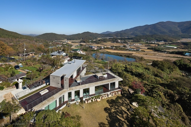 Casa Y / On Architects Inc.  - Casas