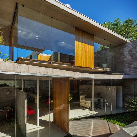 Casa y Estudio en Orlandia / SPBR arquitetos - Casas
