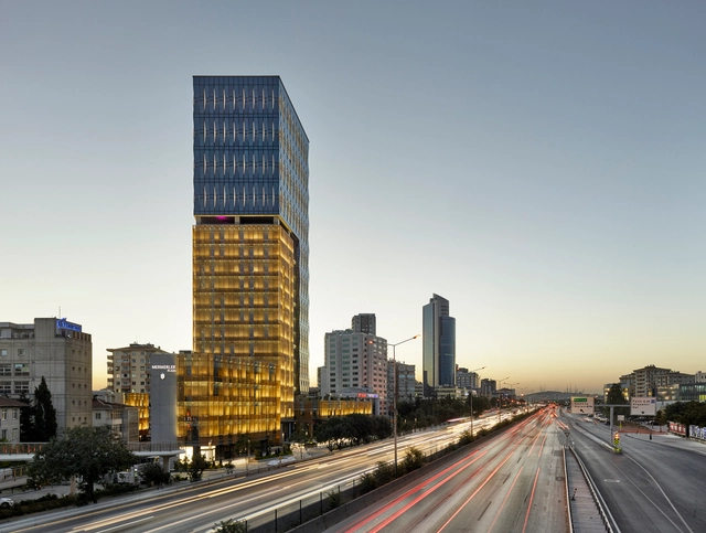 Plaza Mermerler / Ergün Architecture - Edificio De Oficinas