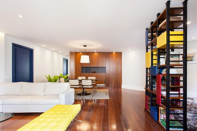 Apartamento Itaim / Manore Arquitetura - Edifício De Apartamentos, Viga, Mesa, Iluminação, Cadeira