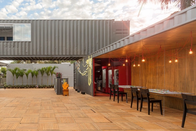 Restaurante Container  / MEIUS Arquitetura + Bernardo Horta Arquiteto  + Estúdio Zargos - Restaurant