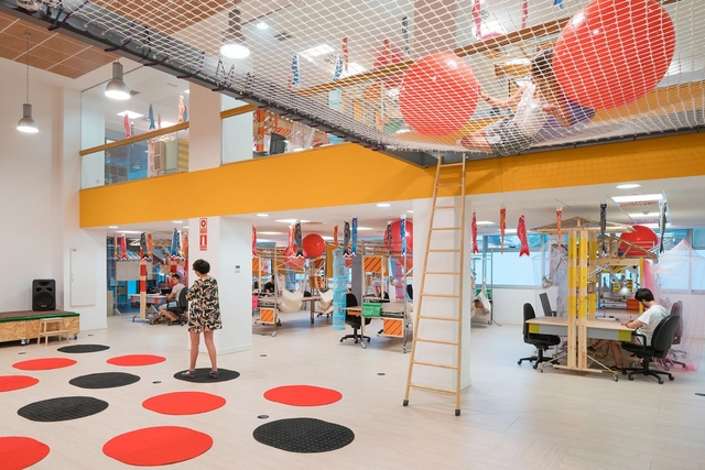 Co-working utopic_US Conde de Casal / Izaskun Chinchilla Architects - Interiores De Coworking
