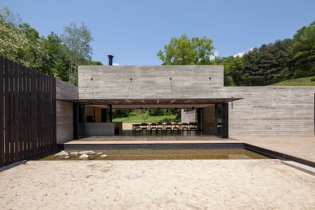 Granja Coreana de Dientes de León / Archihood WXY - Centros De Salud