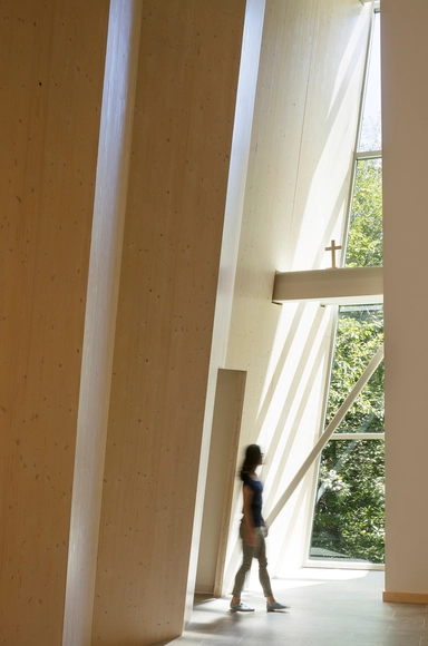 Primera Iglesia Congregacional de Bellevue / atelierjones - Iglesia