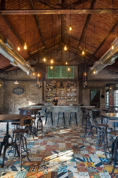  Soro 乡村酒吧 / Raya Shankhwalker Architects - 适应性利用