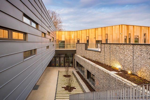 Escuela Bezons Angela Davis  / archi5 + Tecnova Architecture - Escuela Primaria