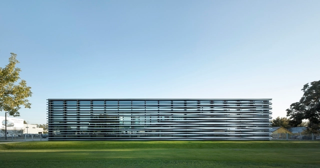 Centro tecnológico de Trumpf Polonia / Barkow Leibinger - Edificio De Oficinas