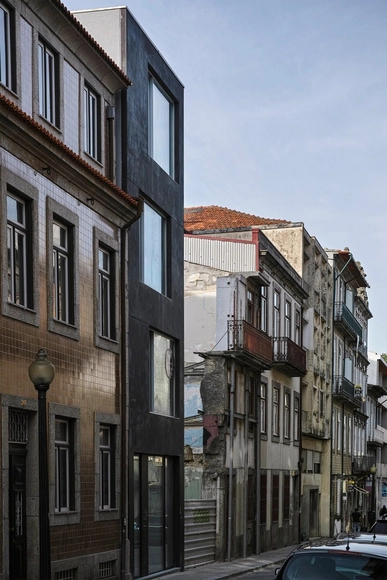 Edifício Residencial / Paula Santos - Apartamentos