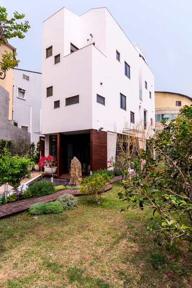 Casa de piedras / Ospace Architects - Casas