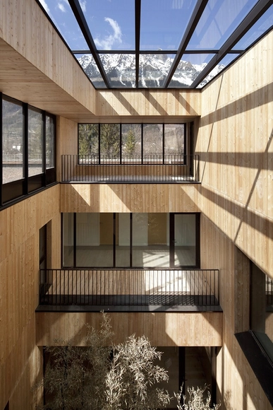 夏蒙尼勃朗峰山谷消防站 / Studio Gardoni Architectures - 消防站
