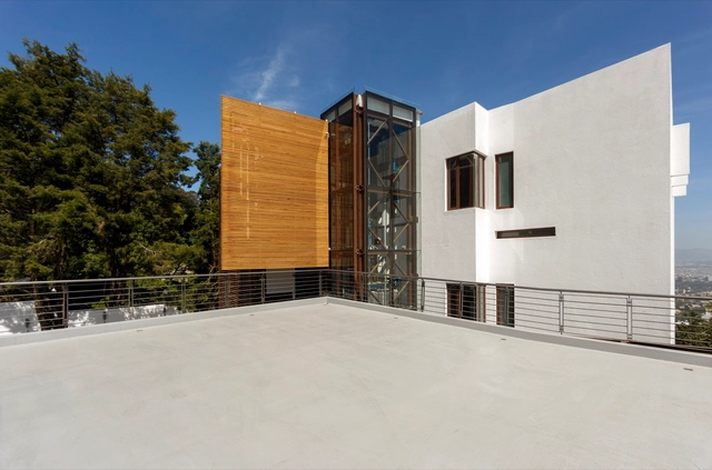 M-Apartments  / PXParchitecture &Partners  + David Garda Taller de Arquitectura - Apartamentos