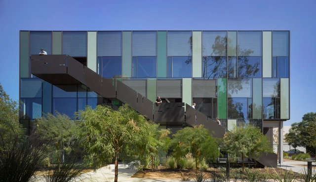 Walter and Leonore Annenberg Center for Information Science and Technology at Caltech / Frederick Fisher and Partners - Research Center, Facade