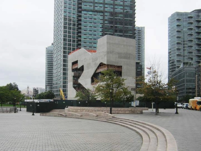 Em Construção: Biblioteca Comunitária de Hunters Point de Steven Holl - Imagem de Destaque