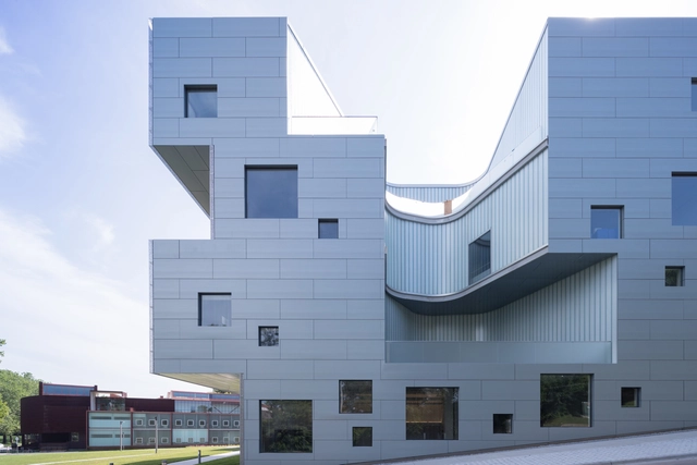 Edificio de Artes Visuales en la Universidad de Lowa / Steven Holl Architects - Universidad