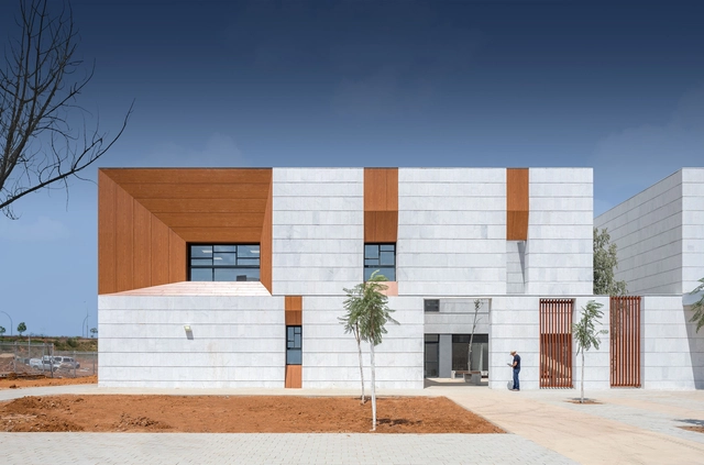 Escuela Primaria Kfar Saba / Regavim + architects - Escuelas