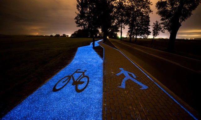 Polônia inaugura calçada e ciclovia que brilham à noite - Imagem de Destaque
