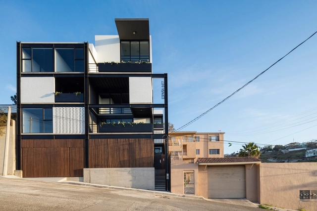 ESPAÑA8477 / Diseño Norteño - Residencial, Fachada, Puerta