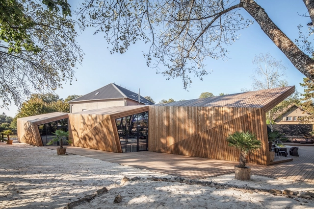 Restaurante Boos Beach Club  / Metaform architects - Restaurant