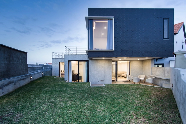 X/A apartments / X/A atelier - Apartamentos