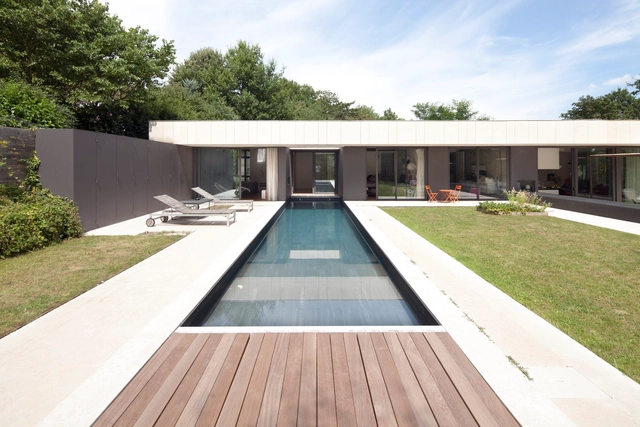 Casa en Charbonnières-les-Bains  / Atelier Didier Dalmas - Casas