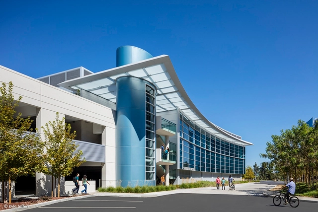 Moffett Gateway Club / DES Architects + Engineers - Fitness Club