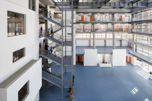 AOIZ Nedim Uysal Private High School  / M artı D Mimarlık - High School