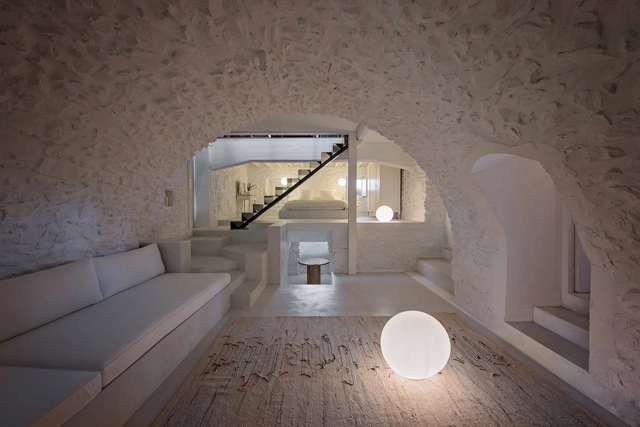Vacation House in Karyes / Plaini and Karahalios Architects - Renovation, Stairs, Arch, Door, Lighting, Bed