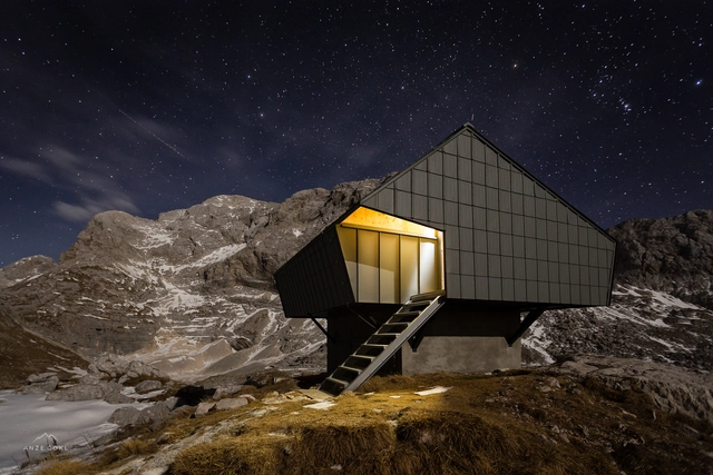 Refugio Alpino 'Bivak na Prehodavcih' / Premica Architects - Obras De Pequeña Escala
